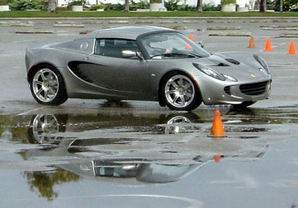 autocrossing the Elise in the rain